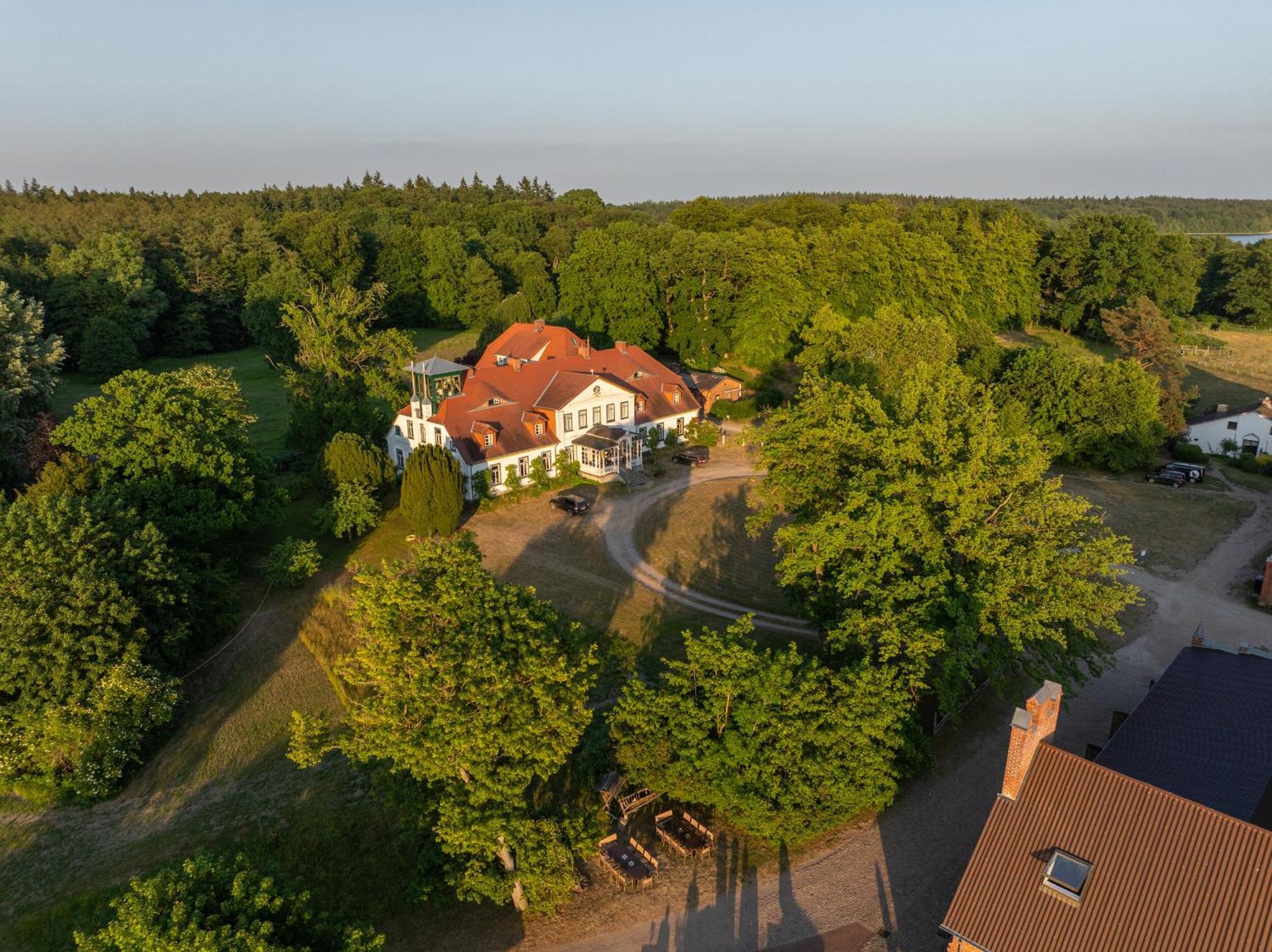 Gut Gross Zecher - Ferienzimmer Seedorf  Buitenkant foto